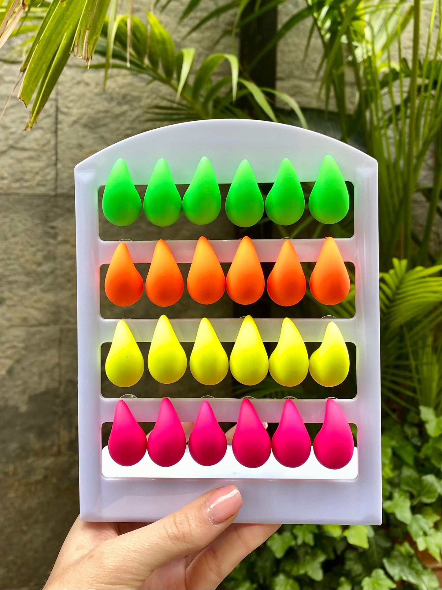 Orecchini Goccia Satinati Fluo