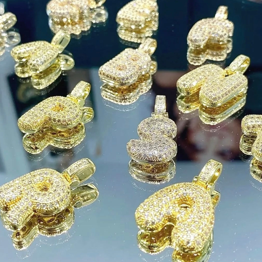 Ciondolo Lettera Bombata Oro