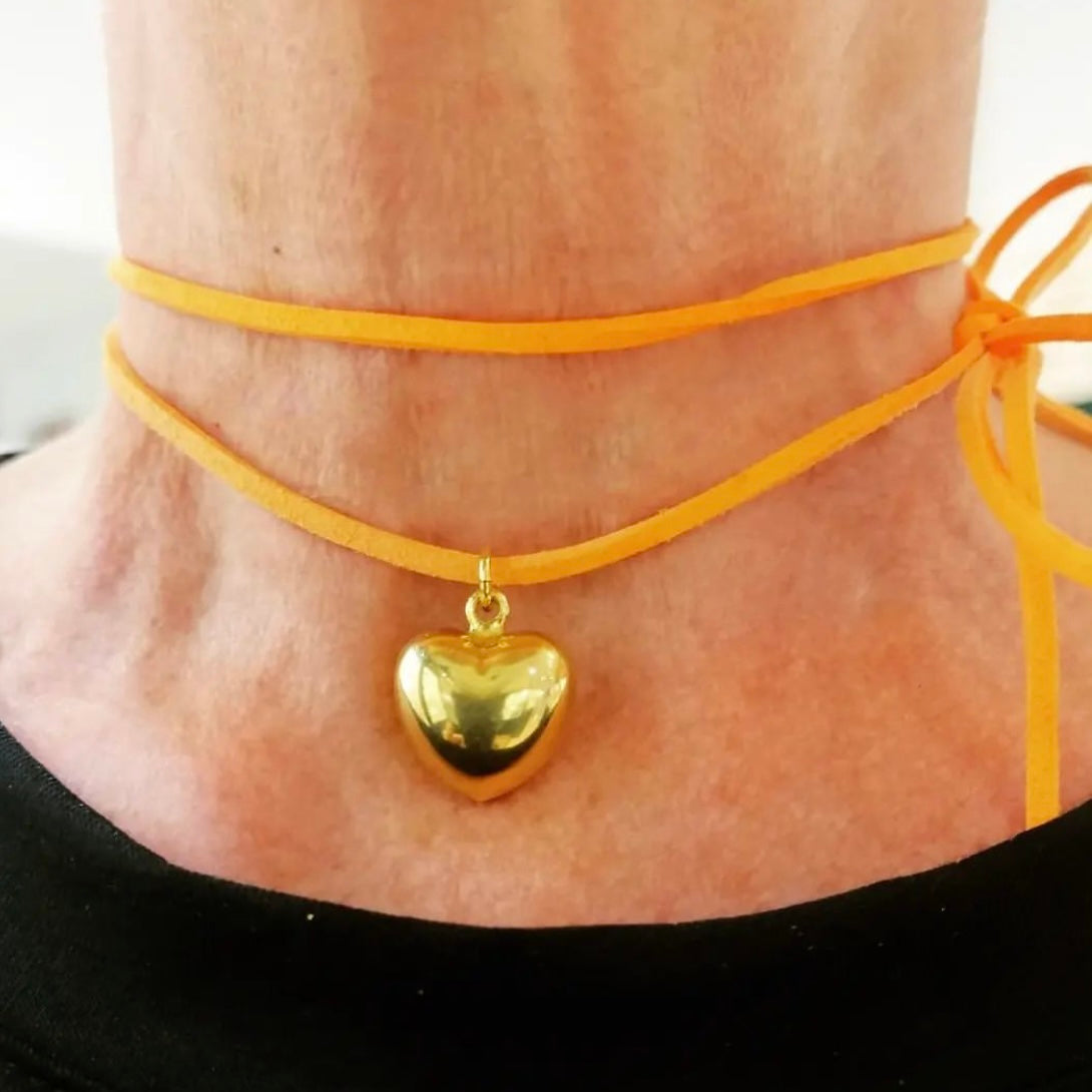 Collana cuore con laccio