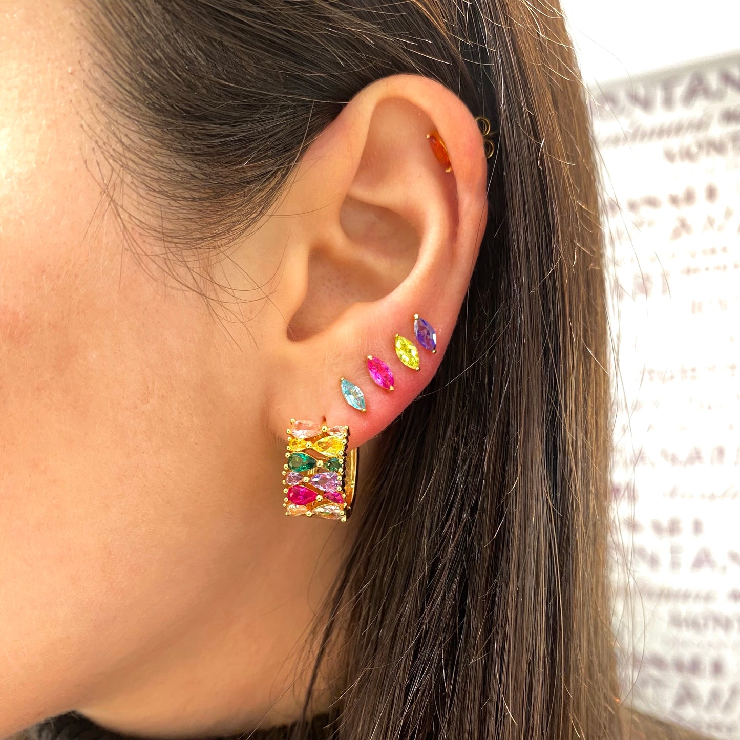 Orecchini Ovali con zirconi multicolor