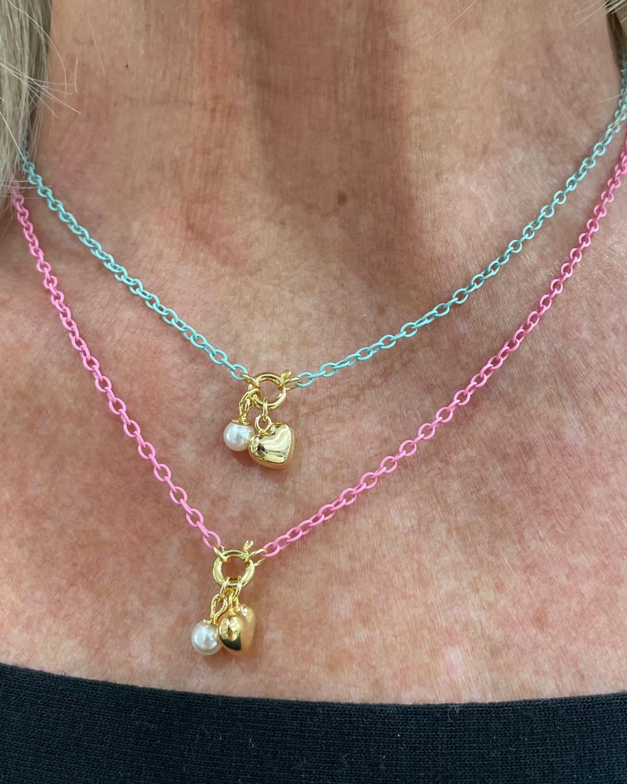 Collana multi-charm in vernice