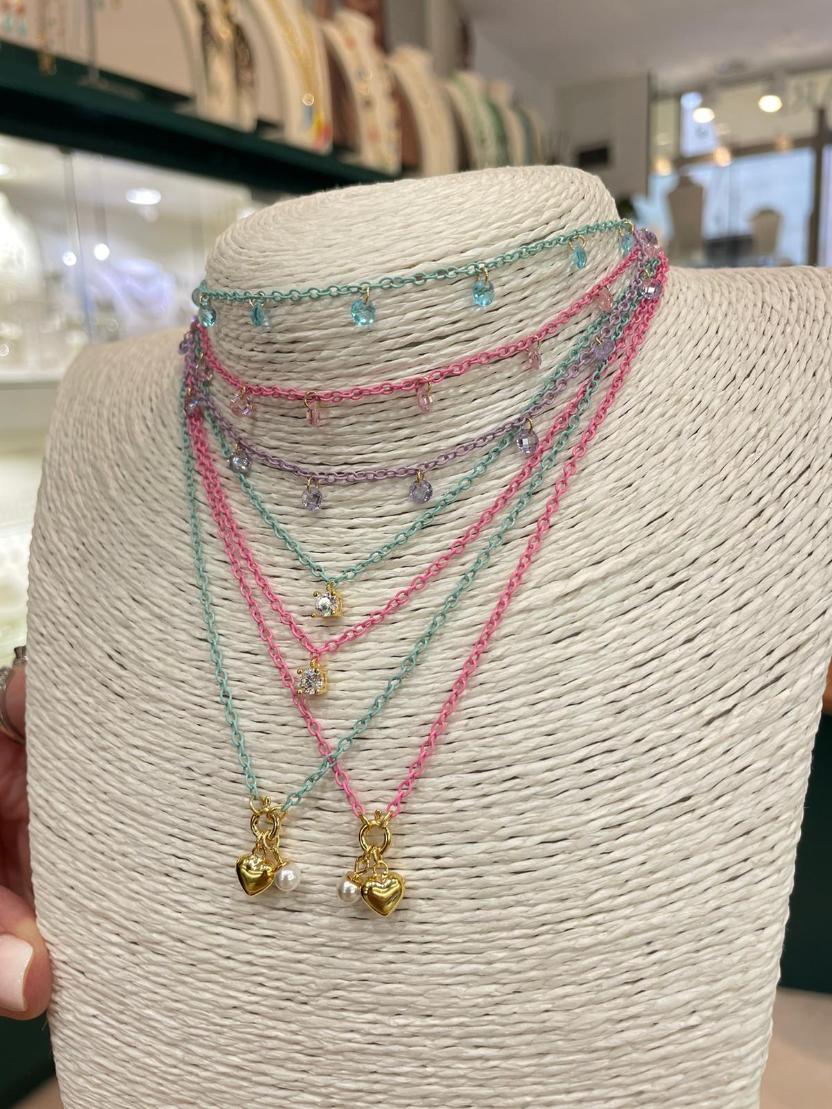 Collana multi-charm in vernice